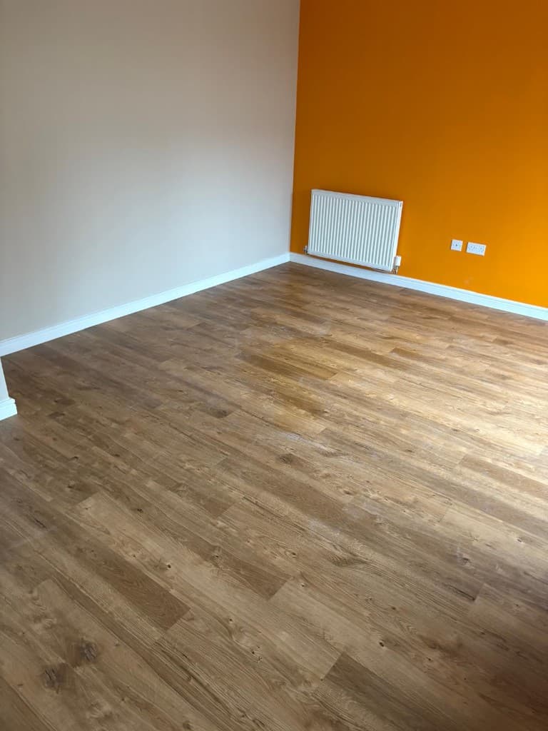 Precision mitered border and feature strip detailing — Parfait Flooring, Glasgow
