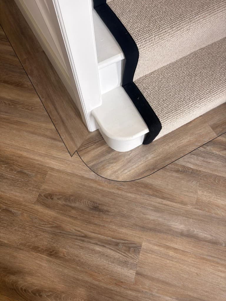Curved cuts, stair scribes and precision corner detailing — Parfait Flooring, Glasgow